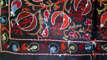 画像をギャラリービューアに読み込む, Suzani hand-embroidered silk fabric - black